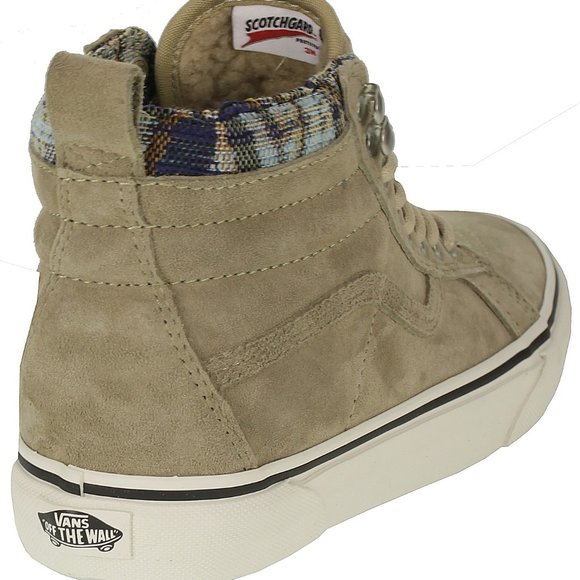 Vans Sk8-Hi MTE. Brand New. Womens Size: 5 - Picture 2 of 3